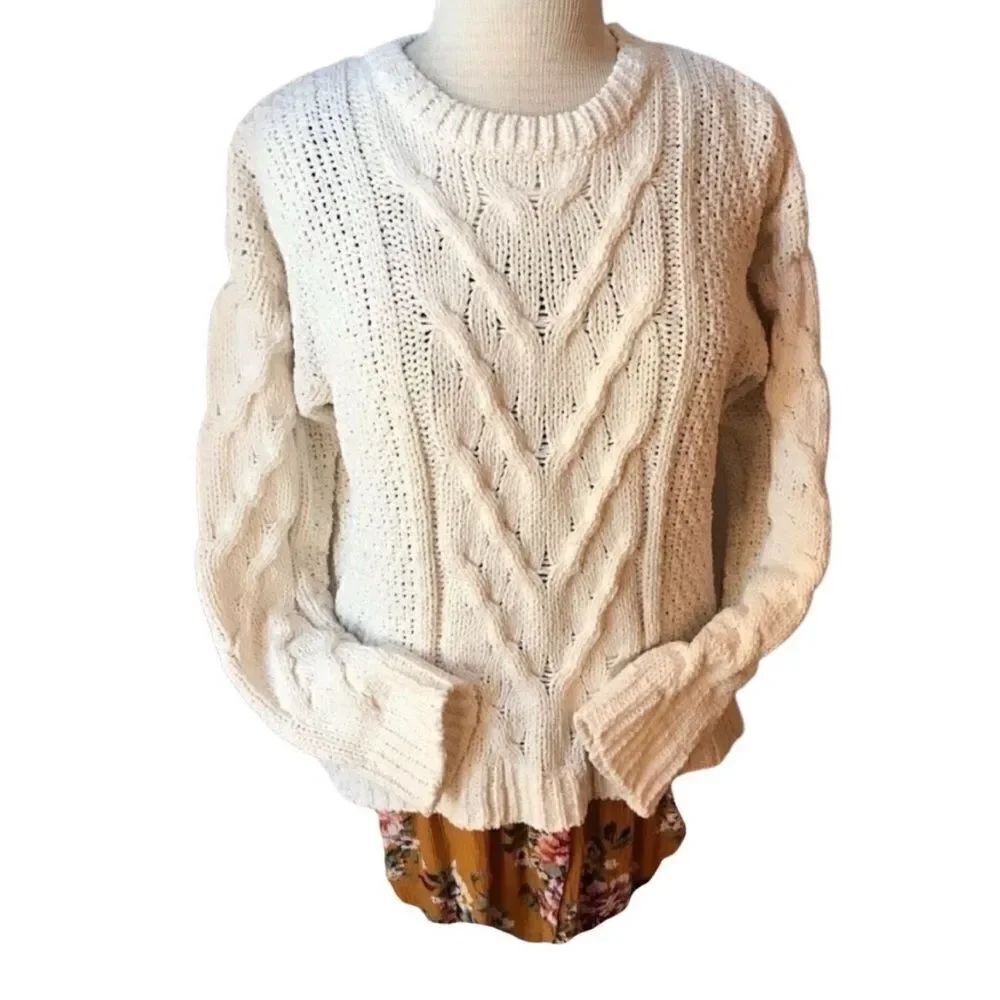 Oddy,โS/M,โlagenlookย Cableknitโsweaterโw/โhandkerchiefโhem.โOatmealโandโmustard
